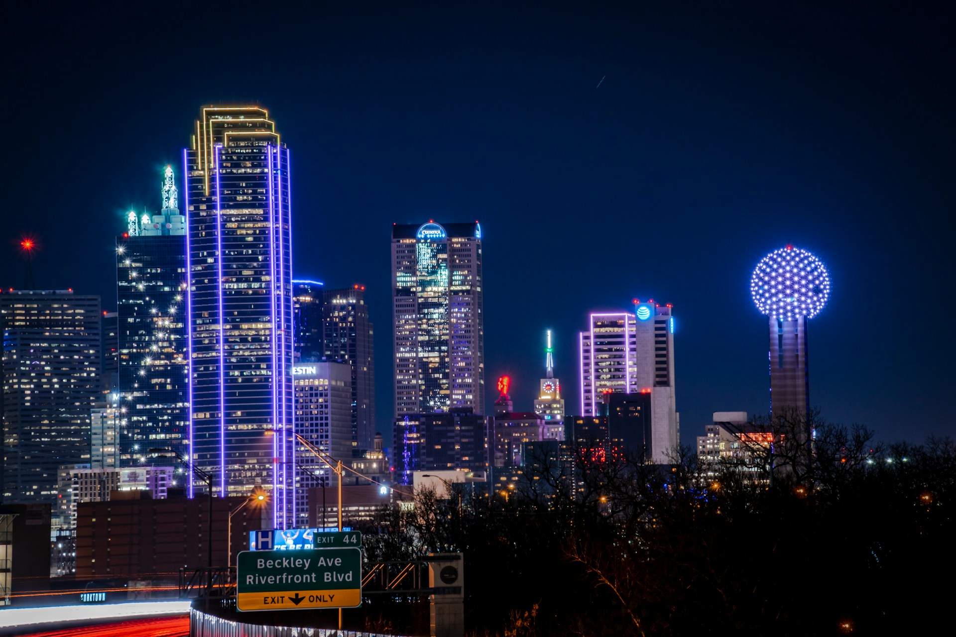Dallas skyline with Reunion Tower in lights.